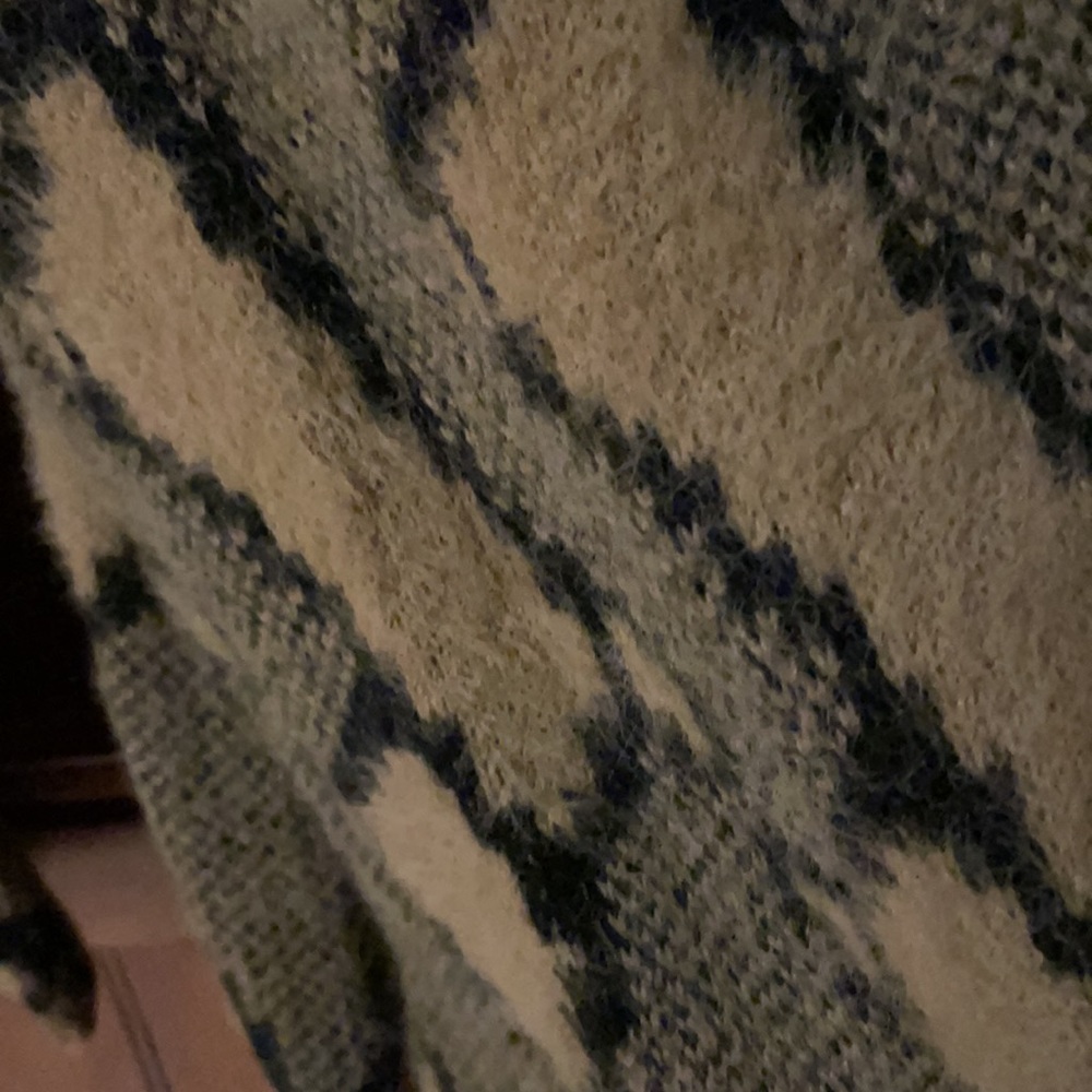 Cardigan - Picture 3 of 6
